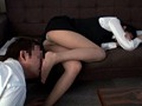 無言作品集38 OLのタイトミニから伸びるパンスト美脚やたまに見せるパンチラにムラムラして…　サンプル画像09